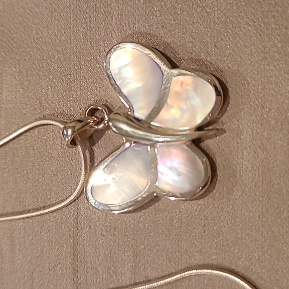 Mother of pearl butterfly sterling silver necklace - Picture 5 of 5
